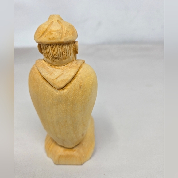 Nativity Shepard Praying Before Baby Jesus Wood Hand Carved By R. Herrenbruck - Picture 5 of 11